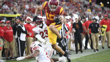 Drake London (15) of the USC Trojans (Photo by Denis Poroy/Getty Images)