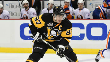 PITTSBURGH, PA - OCTOBER 27: Sidney Crosby