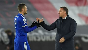 Leicester City's Northern Irish manager Brendan Rodgers (R) with English striker Jamie Vardy (L) (Photo by NEIL HALL/POOL/AFP via Getty Images)