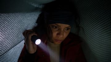 BIRD BOX (L to R) GEORGINA CAMPBELL as CLAIRE in BIRD BOX. Cr. VICTOR BELLO/NETFLIX © 2022