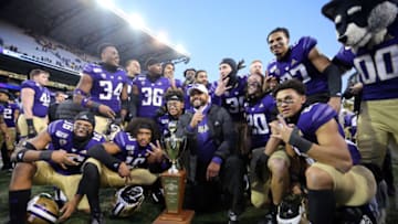 SEATTLE, WASHINGTON - NOVEMBER 29: Washington Huskies Defensive Coordinator Jimmy Lake (Photo by Abbie Parr/Getty Images)