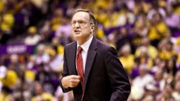 Jan 30, 2016; Baton Rouge, LA, USA; Oklahoma Sooners head coach Lon Kruger against the LSU Tigers during the first half of a game at the Pete Maravich Assembly Center. Mandatory Credit: Derick E. Hingle-USA TODAY Sports
