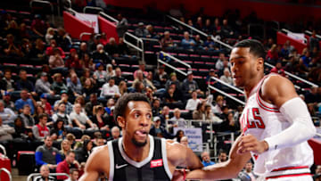 DETROIT, MI - NOVEMBER 30: Ish Smith #14 of the Detroit Pistons drives to the basket against the Chicago Bulls on November 30, 2018 at Little Caesars Arena in Detroit, Michigan. NOTE TO USER: User expressly acknowledges and agrees that, by downloading and/or using this photograph, User is consenting to the terms and conditions of the Getty Images License Agreement. Mandatory Copyright Notice: Copyright 2018 NBAE (Photo by Chris Schwegler/NBAE via Getty Images)