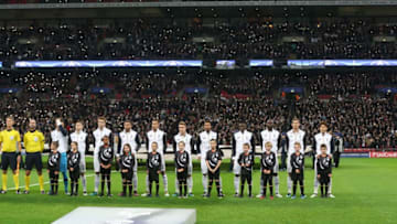 LONDON, ENGLAND - NOVEMBER 02: Tottenham player line up prior to the UEFA Champions League match between Tottenham Hotspur FC and Bayer 04 Leverkusen at Wembley Stadium on November 2, 2016 in London, England. (Photo by Tottenham Hotspur FC/Tottenham Hotspur FC via Getty Images)