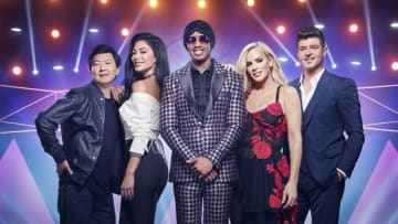 THE MASKED SINGER: L-R: Ken Jeong, Nicole Scherzinger, Nick Cannon, Jenny McCarthy and Robin Thicke in THE MASKED SINGER premiering Wednesday, Jan. 2 (9:00-10:00 PM ET/PT) on FOX. © 2019 FOX Broadcasting. CR: Michael Becker / FOX.