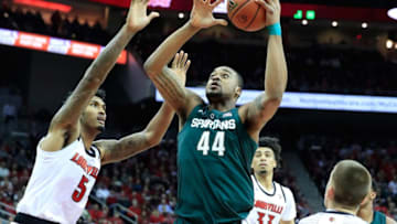 LOUISVILLE, KY - NOVEMBER 27: Nick Ward #44 of the Michigan State Spartans shoots the ball against the Louisville Cardinals at KFC YUM! Center on November 27, 2018 in Louisville, Kentucky. (Photo by Andy Lyons/Getty Images)