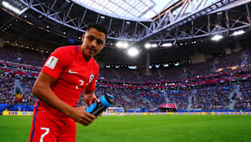 SAINT PETERSBURG, RUSSIA - JULY 02: Alexis Sanchez of Chile has a drink before the FIFA Confederations Cup Russia 2017 Final match between Chile and Germany at Saint Petersburg Stadium on July 2, 2017 in Saint Petersburg, Russia. (Photo by Chris Brunskill Ltd/Getty Images)