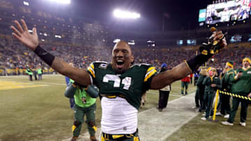 GREEN BAY, WI - JANUARY 05: Safety Charles Woodson #21 of the Green Bay Packers celebrates after the Packers 24-10 victory against the Minnesota Vikings in the NFC Wild Card Playoff game at Lambeau Field on January 5, 2013 in Green Bay, Wisconsin. (Photo by Andy Lyons/Getty Images)