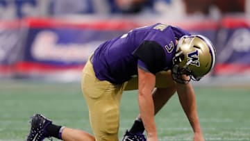 ATLANTA, GA - SEPTEMBER 01: Jake Browning #3 of the Washington Huskies reacts after turning the ball over on their final possessoin against the Auburn Tigers at Mercedes-Benz Stadium on September 1, 2018 in Atlanta, Georgia. (Photo by Kevin C. Cox/Getty Images)