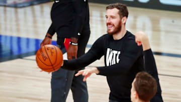 Miami Heat guard Goran Dragic (7) passes the ball during warmups(Kim Klement-USA TODAY Sports)
