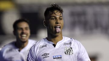 SANTOS, BRAZIL - DECEMBER 16: Kaio Jorge of Santos celebrates after scoring the third goal of his team during a quarter final second leg match between Santos and Gremio as part of Copa CONMEBOL Libertadores 2020 at Urbano Caldeira Stadium (Vila Belmiro) on December 16, 2020 in Santos, Brazil. (Photo by Amanda Perobelli-Pool/Getty Images)