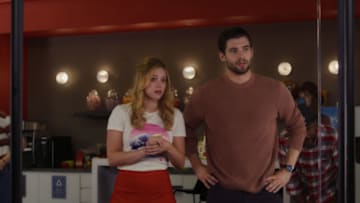 Look Both Ways. L to R: Lili Reinhart as Natalie and David Corenswet as Jake. Cr. Netflix © 2022