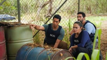 “Desperate Measures” – When Commander Chase is abducted from her home by an Army Ranger accused of murder, the NCIS team must act quickly to find her and the suspect, on the CBS Original series NCIS: HAWAI’I, Monday, Dec. 5 (10:00-11:00 PM, ET/PT) on the CBS Television Network, and available to stream live and on demand on Paramount+. Pictured: Alex Tarrant as Kai Holman, Vanessa Lachey as Jane Tennant, and Noah Mills as Jesse Boone. Photo: Karen Neal/CBS ©2022 CBS Broadcasting, Inc. All Rights Reserved.