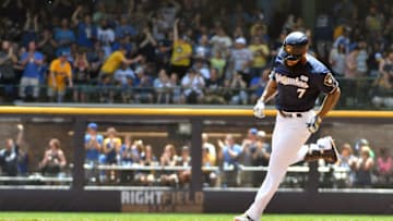 MILWAUKEE, WI - JUNE 04: Milwaukee Brewers First base Eric Thames (7) rounds 2nd after hitting a solo home run in the bottom of the 1st as fans cheer in the background during a MLB game between the Milwaukee Brewers and Los Angeles Dodgers on June 4, 2017 at Miller Park in Milwaukee, WI. The Brewers defeated the Dodgers 3-0. (Photo by Nick Wosika/Icon Sportswire via Getty Images)