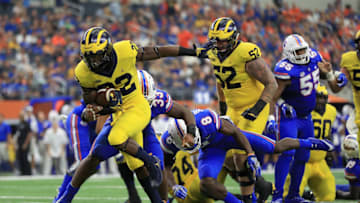 ARLINGTON, TX - SEPTEMBER 02: Karan Higdon #22 of the Michigan Wolverines scores a third quarter touchdown against the Florida Gators at AT&T Stadium on September 2, 2017 in Arlington, Texas. (Photo by Ronald Martinez/Getty Images)