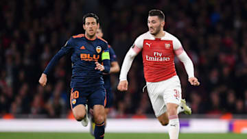 LONDON, ENGLAND - MAY 02: Daniel Parejo of Valencia battles for possession with Sead Kolasinac of Arsenal during the UEFA Europa League Semi Final First Leg match between Arsenal and Valencia at Emirates Stadium on May 02, 2019 in London, England. (Photo by Justin Setterfield/Getty Images)