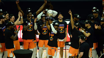 Ranking 7 former OKC Thunder point guards 2021 playoffs: Suns Chris Paul (3) lifts the Western Conference champions trophy: Gary A. Vasquez-USA TODAY Sports