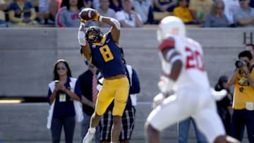 BERKELEY, CA - OCTOBER 01: Demetris Robertson #8 (Photo by Ezra Shaw/Getty Images)