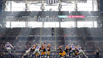 ARLINGTON, TX - OCTOBER 08: Aaron Rodgers