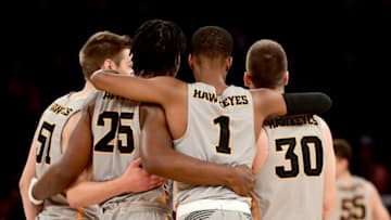 NEW YORK, NEW YORK - NOVEMBER 16: The Iowa Hawkeyes huddle before the championship game against the Connecticut Huskies during the 2K Empire Classic at Madison Square Garden on November 16, 2018 in New York City. (Photo by Sarah Stier/Getty Images)
