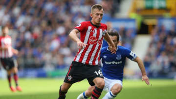 LIVERPOOL, ENGLAND - AUGUST 18: James Ward-Prowse of Southampton controls the ball ahead of Leighton Baines of Everton during the Premier League match between Everton FC and Southampton FC at Goodison Park on August 18, 2018 in Liverpool, United Kingdom. (Photo by Alex Livesey/Getty Images)