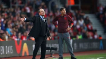 SOUTHAMPTON, ENGLAND - OCTOBER 15: Rafael Benitez, Manager of Newcastle United and Mauricio Pellegrino, Manager of Southampton look on during the Premier League match between Southampton and Newcastle United at St Mary's Stadium on October 15, 2017 in Southampton, England. (Photo by Julian Finney/Getty Images)