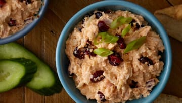 Sweet and spicy buffalo chicken dip, Ocean Spray Big Game Recipes, photo provided by Ocean Spray