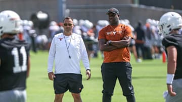 Vince Young, Steve Sarkisian, Texas Longhorns. (USA Today)