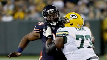 GREEN BAY, WI - SEPTEMBER 28: Jahri Evans #73 of the Green Bay Packers defends against Akiem Hicks #96 of the Chicago Bears in the second quarter at Lambeau Field on September 28, 2017 in Green Bay, Wisconsin. (Photo by Jonathan Daniel/Getty Images)