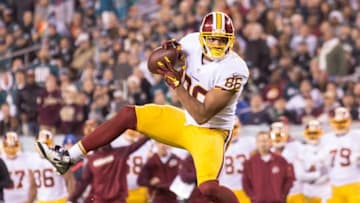 Dec 26, 2015; Philadelphia, PA, USA; Washington Redskins tight end Jordan Reed (86) makes a reception during the second quarter against the Philadelphia Eagles at Lincoln Financial Field. Mandatory Credit: Bill Streicher-USA TODAY Sports