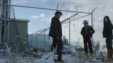 Roswell, New Mexico -- “Bittersweet Symphony" -- Image Number: ROS306_0055r.jpg -- Pictured (L-R): Michael Vlamis as Michael Guerin, Nathan Dean as Max Evans, and Jeanine Mason as Liz Ortecho -- Photo: The CW -- © 2021 The CW Network, LLC. All rights reserved.