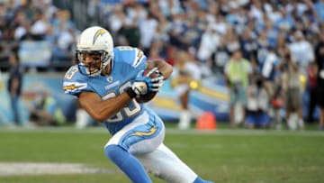 SAN DIEGO, CA - NOVEMBER 27: Vincent Jackson #83 of the San Diego Chargers turns up field after his catch against the Denver Broncos at Qualcomm Stadium on November 27, 2011 in San Diego, California. The Broncos went on to win 16-13. (Photo by Harry How/Getty Images)