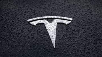 CORTE MADERA, CALIFORNIA - MAY 20: The Tesla logo is displayed on the hood of a Tesla car on May 20, 2019 in Corte Madera, California. Stock for electric car maker Tesla fell to a 2-1/2 year low after Wall Street analysts questioned the company's growth prospects. (Photo by Justin Sullivan/Getty Images)