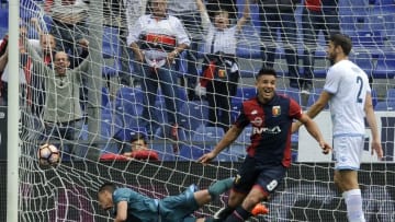 GENOA, GENOVA - APRIL 15: Giovanni Simeone of Genoa CFC scores a opening goal during the Serie A match between Genoa CFC and SS Lazio at Stadio Luigi Ferraris on April 15, 2017 in Genoa, Italy. (Photo by Marco Rosi/Getty Images)