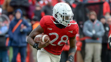 LINCOLN, NE - NOVEMBER 10: Running back Maurice Washington #28 of the Nebraska Cornhuskers runs against the Illinois Fighting Illini at Memorial Stadium on November 10, 2018 in Lincoln, Nebraska. (Photo by Steven Branscombe/Getty Images)