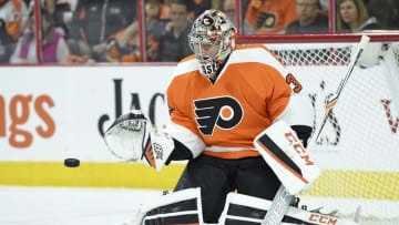 Apr 7, 2016; Philadelphia, PA, USA; Philadelphia Flyers goalie Steve Mason (35) makes a save against the Toronto Maple Leafs during the first period at Wells Fargo Center. Mandatory Credit: Eric Hartline-USA TODAY Sports