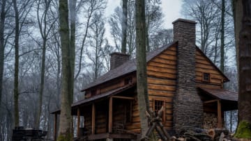 Outlander -- Courtesy of STARZ -- Acquired via STARZ Media Center
