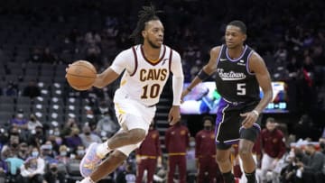 SACRAMENTO, CALIFORNIA - JANUARY 10: Darius Garland #10 of the Cleveland Cavaliers drives towards the basket on De'Aaron Fox #5 of the Sacramento Kings during the third quarter at Golden 1 Center on January 10, 2022 in Sacramento, California. NOTE TO USER: User expressly acknowledges and agrees that, by downloading and or using this photograph, User is consenting to the terms and conditions of the Getty Images License Agreement. (Photo by Thearon W. Henderson/Getty Images)