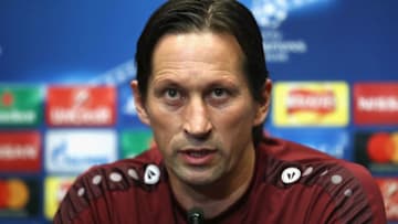 LONDON, ENGLAND - NOVEMBER 01: Roger Schmidt head coach of Bayer Leverkusen speaks to the media during the Press Conference ahead of their UEFA Champions League match against Tottenham Hotspur at Wembley Stadium on November 1, 2016 in London, England. (Photo by Clive Rose/Getty Images)