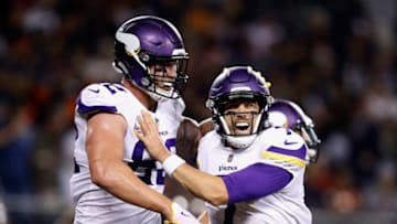 CHICAGO, IL - OCTOBER 09: Kyle Rudolph