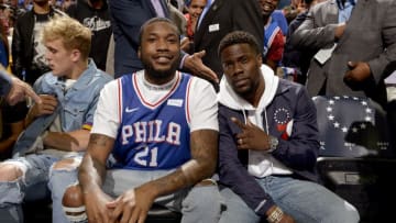 Meek Mill & Kevin Hart | Philadelphia 76ers (Photo by David Dow/NBAE via Getty Images)