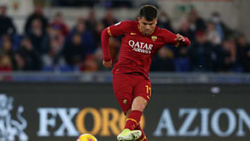 ROME, ITALY - FEBRUARY 23: Cengiz Under of AS Roma scores the opening goal during the Serie A match between AS Roma and US Lecce at Stadio Olimpico on February 23, 2020 in Rome, Italy. (Photo by Paolo Bruno/Getty Images)