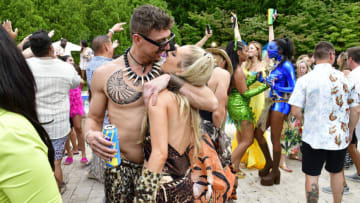SUMMER HOUSE -- "Welcome to the Jungle" Episode 715 -- Pictured: (l-r) Kory Keefer, Samantha Feher -- (Photo by: Eugene Gologursky/Bravo)