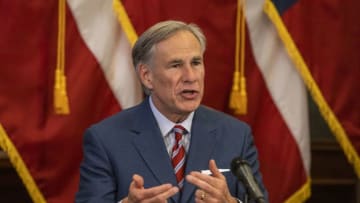 Texas governor Greg Abbott | Houston Astros (Photo by Lynda M. Gonzalez-Pool/Getty Images)