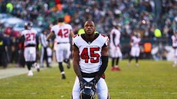 Atlanta Falcons Deion Jones (Photo by Mitchell Leff/Getty Images)