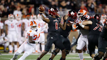 LOUISVILLE, KY - SEPTEMBER 16: Lamar Jackson