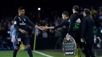 VIGO, SPAIN - NOVEMBER 11: Carlos Casemiro of Real Madrid leaves injured during the La Liga match between RC Celta de Vigo and Real Madrid CF at Abanca Balaidos Stadium on November 11, 2018 in Vigo, Spain (Photo by Quality Sport Images/Getty Images)