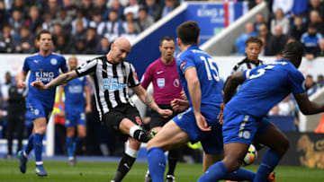 LEICESTER, ENGLAND - APRIL 07: Jonjo Shelvey of Newcastle United scores his side's first goal during the Premier League match between Leicester City and Newcastle United at The King Power Stadium on April 7, 2018 in Leicester, England. (Photo by Ross Kinnaird/Getty Images)
