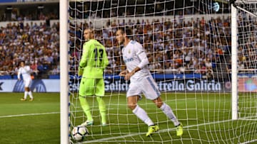 LA CORUNA, SPAIN - AUGUST 20: Gareth Bale of Real Madrid scores the first goal during the La Liga match between Deportivo La Coruna and Real Madrid at Riazor Stadium on August 20, 2017 in La Coruna, Spain. (Photo by Octavio Passos/Getty Images)
