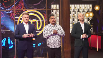 MASTERCHEF: L-R: Chef/Judge Gordon Ramsay with judges Aarón Sánchez and Joe Bastianich in the “Finale Curtis Stone” airing Wednesday, Sept 15 (8:00-9:00 PM ET/PT) on FOX. © 2021 FOX MEDIA LLC. CR: FOX.